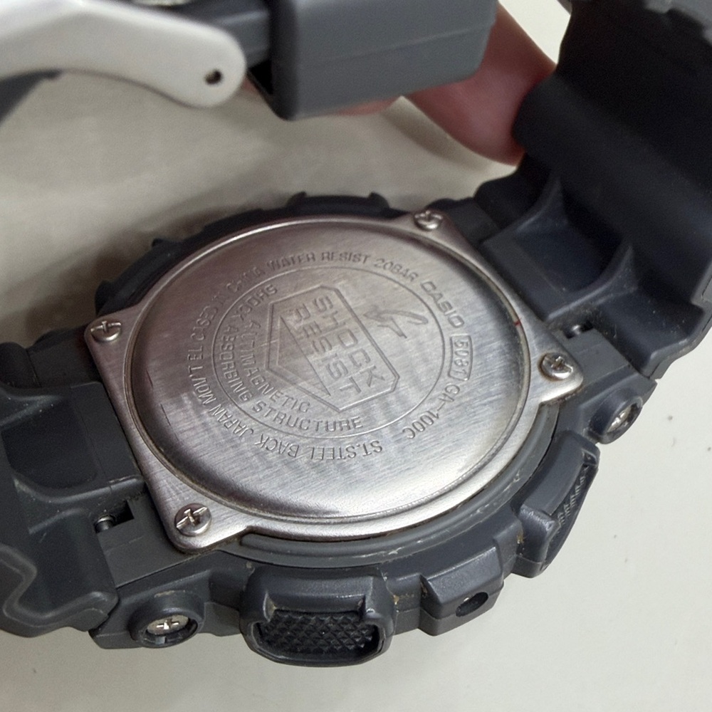 Casio G-Shock Velocity Indicator Men's Watch GA-100C - Picture 3 of 5